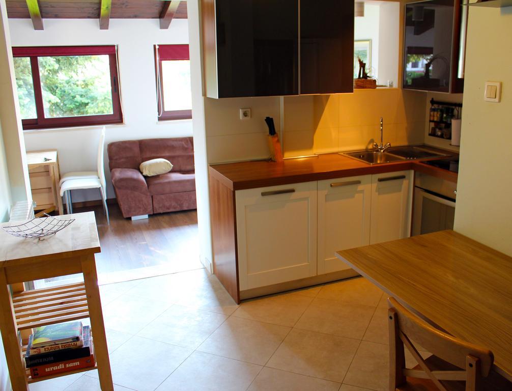 Pinia Apartment *
